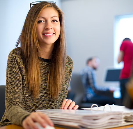 In der Buchhaltung übernehmen Sie Aufgaben rund um Steuern und Rechnungswesen. Erfahren Sie mehr bei Unique.