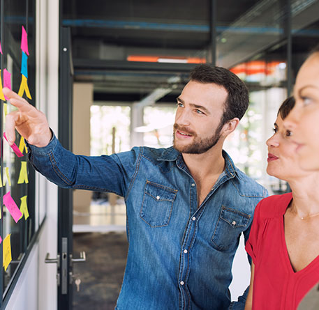Das Aufgabenfeld eines Industriekaufmanns bzw. einer Industriekauffrau ist mindestens so abwechslungsreich wie die Branchen, in denen sie arbeiten können. Erfahren Sie mehr bei Unique.