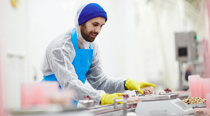 Sie suchen Informationen zum Job als Produktionshelfer? Bei Unique erfahren Sie alles zu Aufgaben, Gehalt, Weiterbildungsmöglichkeiten und Arbeitsbedingungen. 