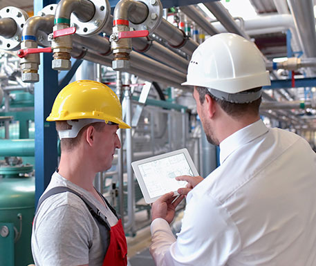 Welche Möglichkeiten haben Produktionshelfer, um sich weiterzubilden? Unique unterstützt Sie mit Informationen und mehr.